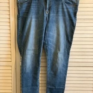 GAP Women’s Straight Denim Jeans